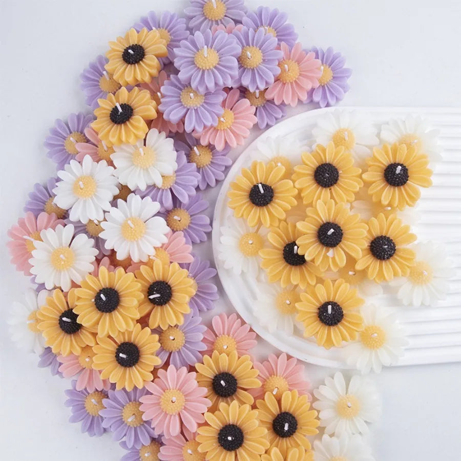 1pc/5pcs Cute Daisy Chamomile Scented Candle Soy Wax Aromatherapy Candle Home Bedroom Table Decor Wedding Birthday Gift