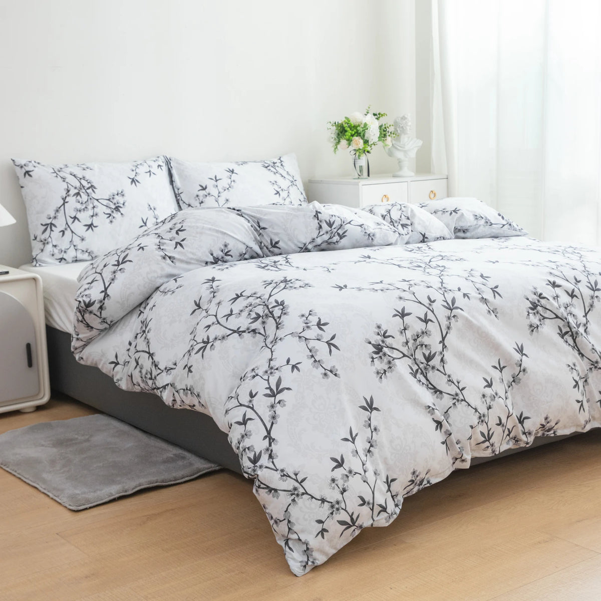 Polyester Fiber White Plum Blossom Plant Floral Style Printed Bedspread 3-Piece Set, Ultra-Soft and Comfortable Polyester Breathable Bedding Duvet Set, Suitable for Bedroom and Guest Room (Bedspread + Pillowcases, Without Qui