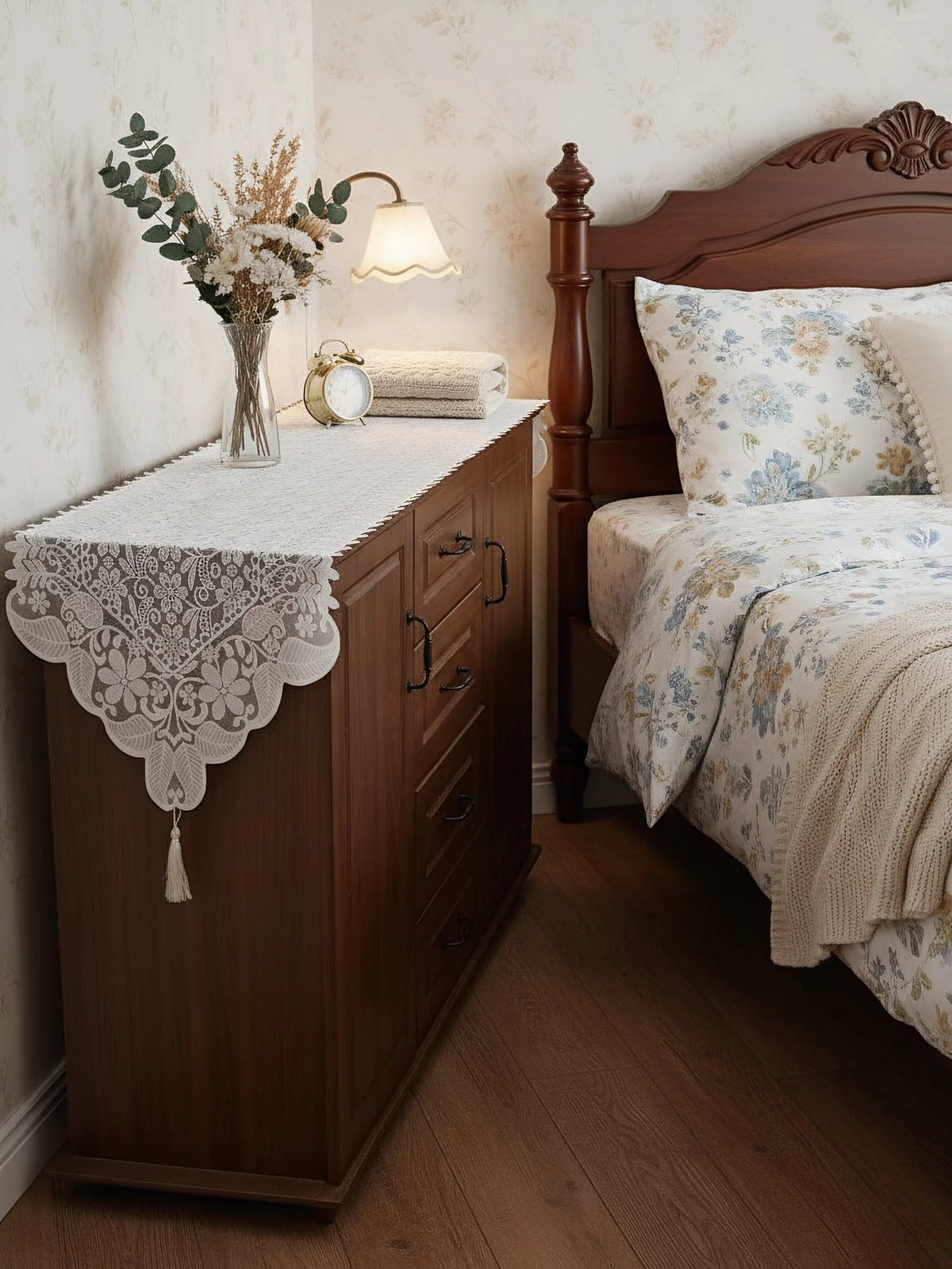 Retro French Lace Table Flag White Embroidered Long Tablecloth for Dining Sideboard TV Cabinet Chest of Drawers Shoe Cabinet Dec