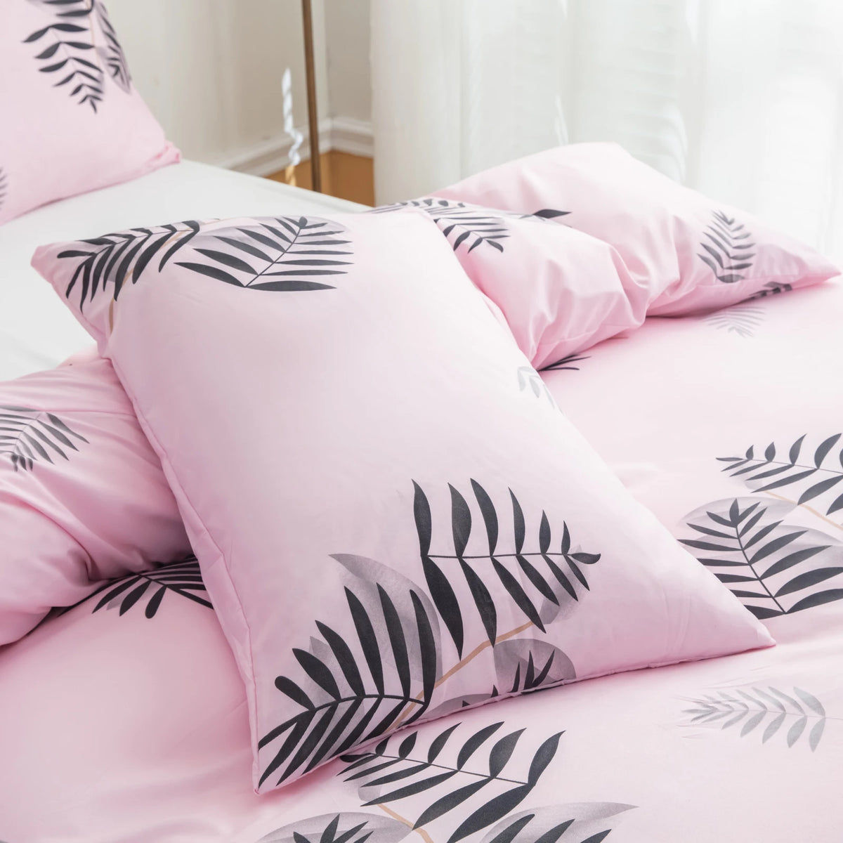 Plant Branch and Leaf Pink Bedspread 3-Piece Set, Ultra-Soft, Comfortable and Breathable Bedding Duvet Set, Suitable for Bedrooms and Guest Rooms (Bedspread + Pillowcases, Without Comforter and Pillow Inserts) for All Seasons
