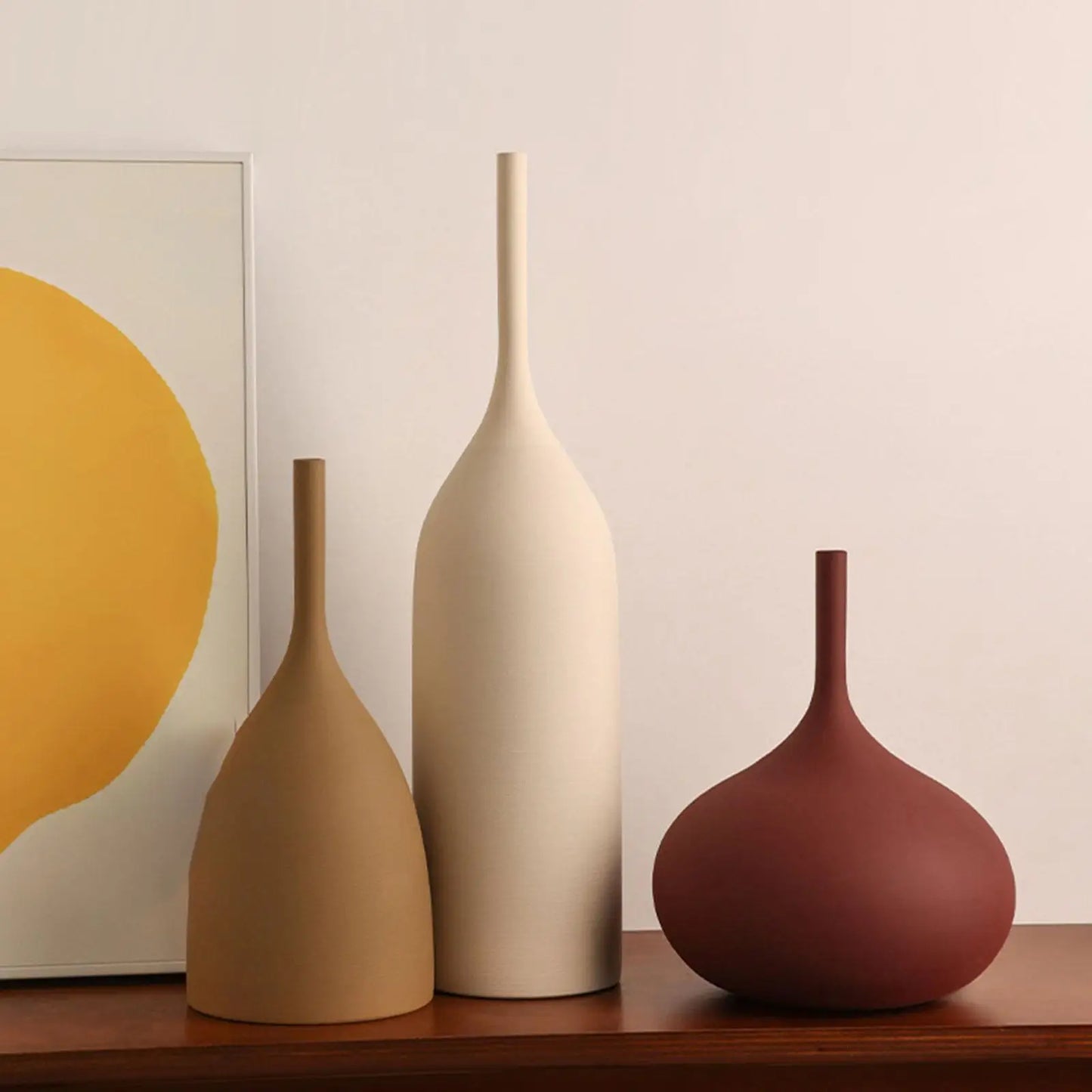 Minimalist Porcelain Flower Vase – Elegant Home Decor Ornament