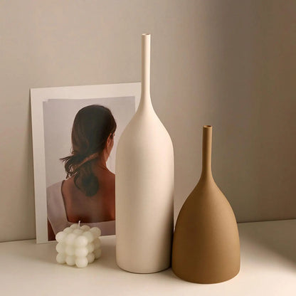 Minimalist Porcelain Flower Vase – Elegant Home Decor Ornament