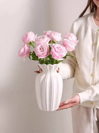 Nordic Retro Gold-Painted Cream Ceramic Vase