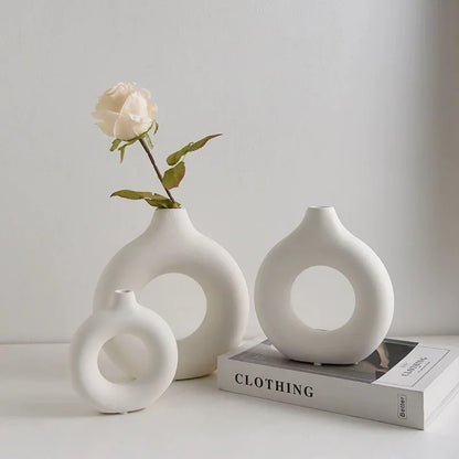 Simple Donut Shape Vase – Modern Flower Arrangement Home Decor