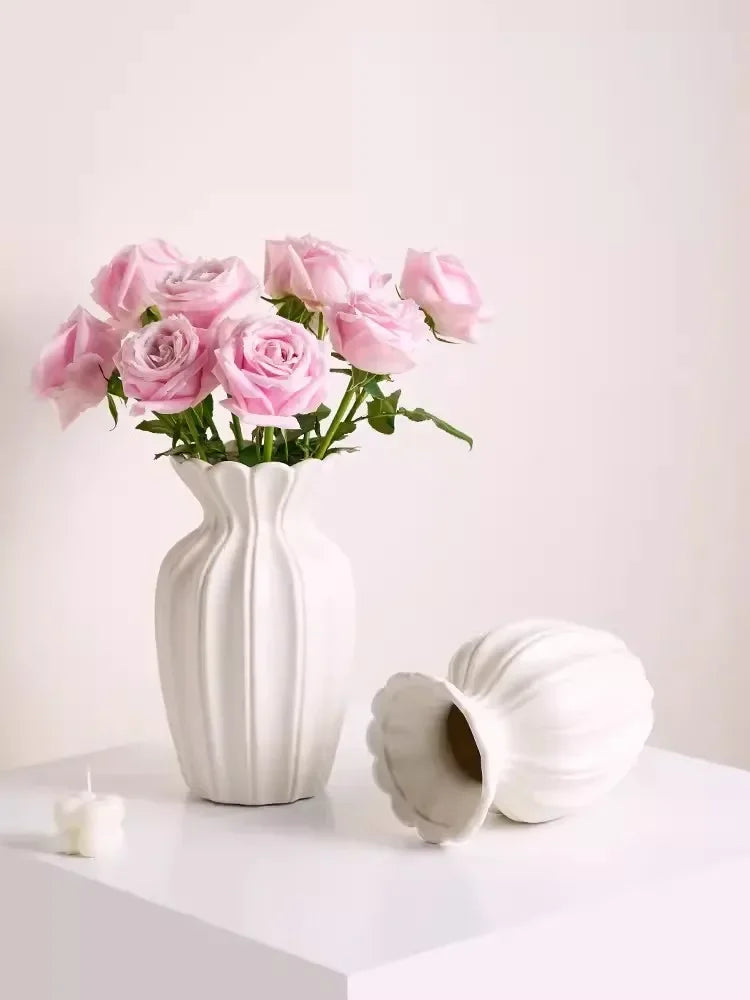 Nordic Retro Gold-Painted Cream Ceramic Vase