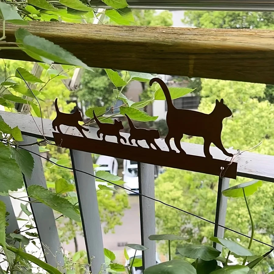 1pc Walking Cats Metal Hanging Decoration Family Style for Outdoor Garden Fence Decor