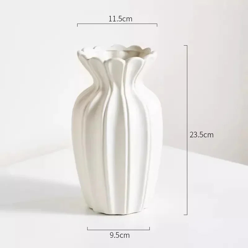 Nordic Retro Gold-Painted Cream Ceramic Vase