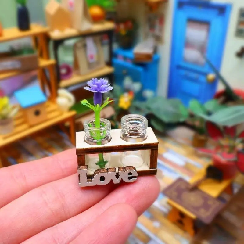 Mini Glass Flower Vase – Dollhouse & DIY Home Garden Decor